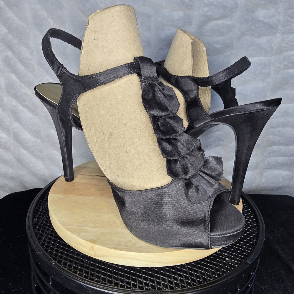 FIONI NIGHT Black Satin Ruffle Heels